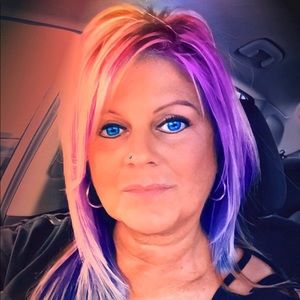 Meet your Posher, Leslie